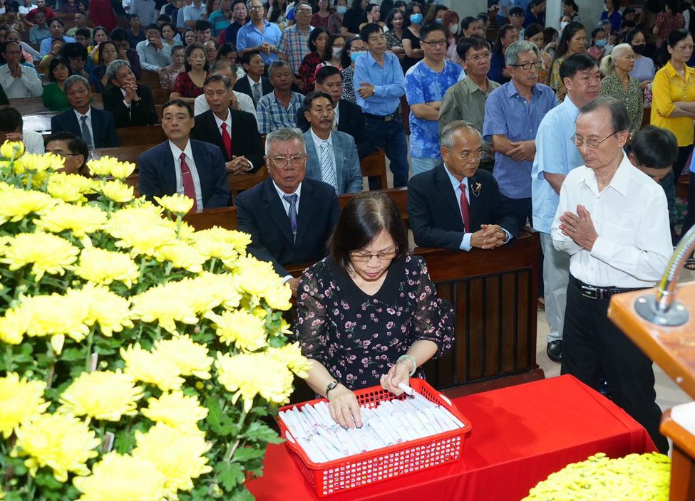 Năm mới, sốt mến nguyện xin...